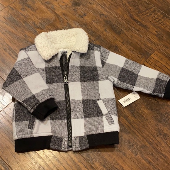 Old Navy Other - NWT Old Navy shearling plaid bomber - Sz 6-12months